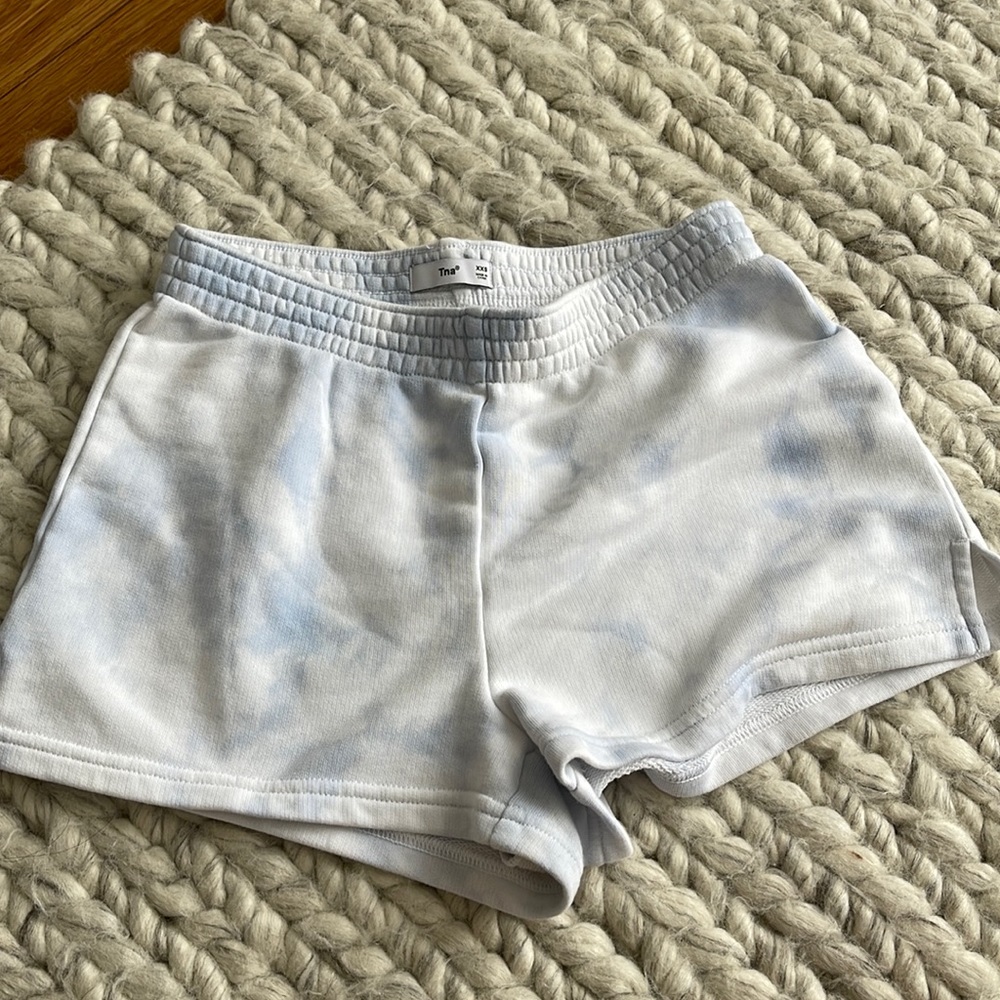 Aritzia TNA shorts